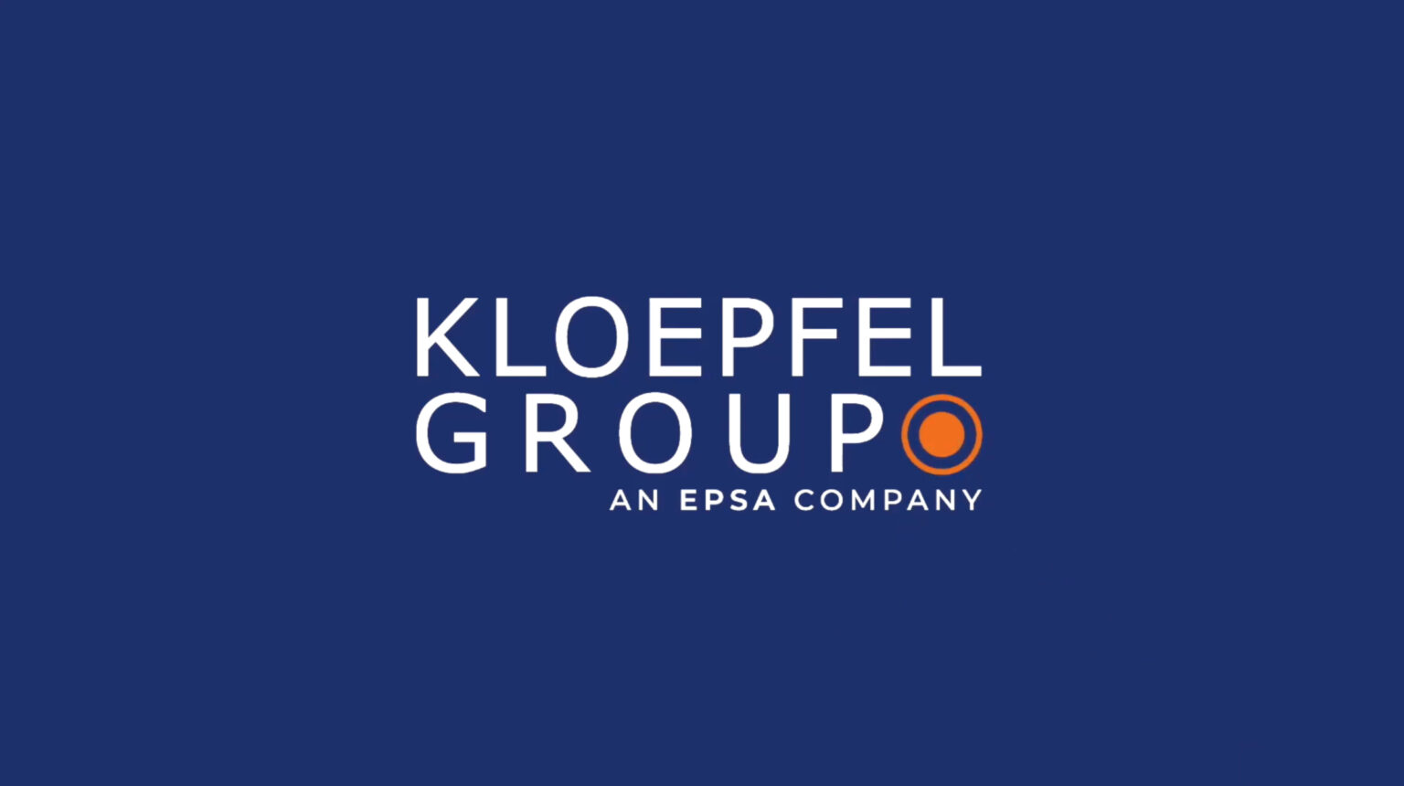 Logo der KLOEPFEL Group, ein Unternehmen von EPSA, auf blauem Hintergrund.