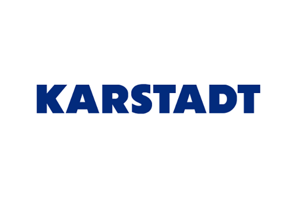 Logo von Karstadt in blauer Schrift auf weißem Hintergrund.