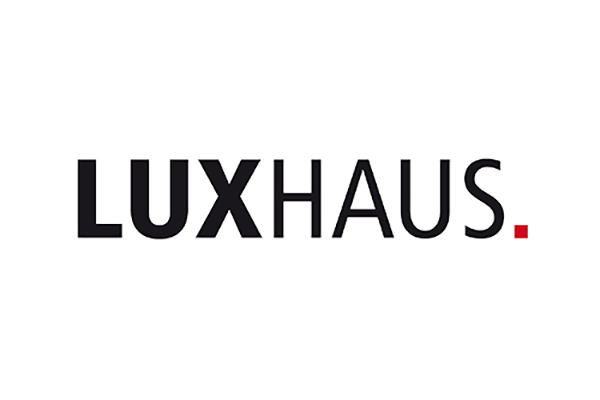 Logo von Luxhaus in schwarzer Schrift auf weißem Hintergrund.