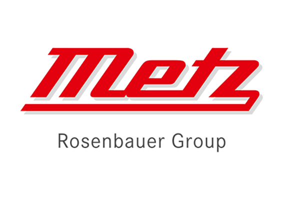 Logo von Metz, Teil der Rosenbauer Group, in roter Schrift auf weißem Hintergrund.