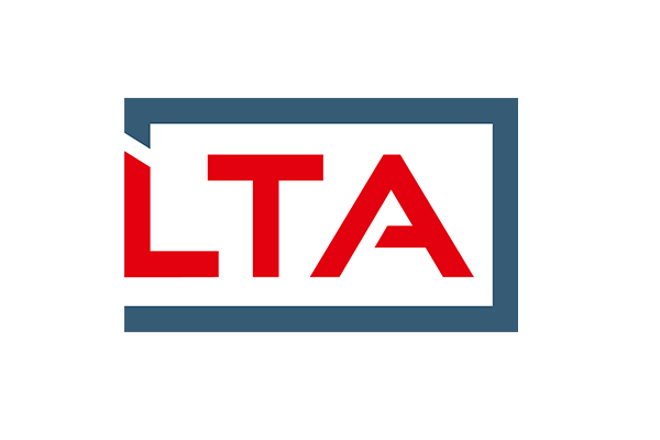 Logo mit den Buchstaben LTA in roter Schrift auf weißem Hintergrund mit blauer Umrandung.