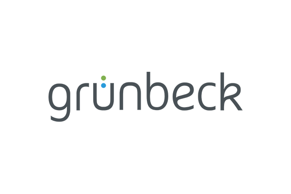 Logo von grünbeck in grauer Schrift mit bunten Punkten über dem 'ü'.